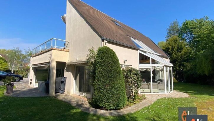 MAISON D&rsquo;ARCHITECTE SUR GOLF